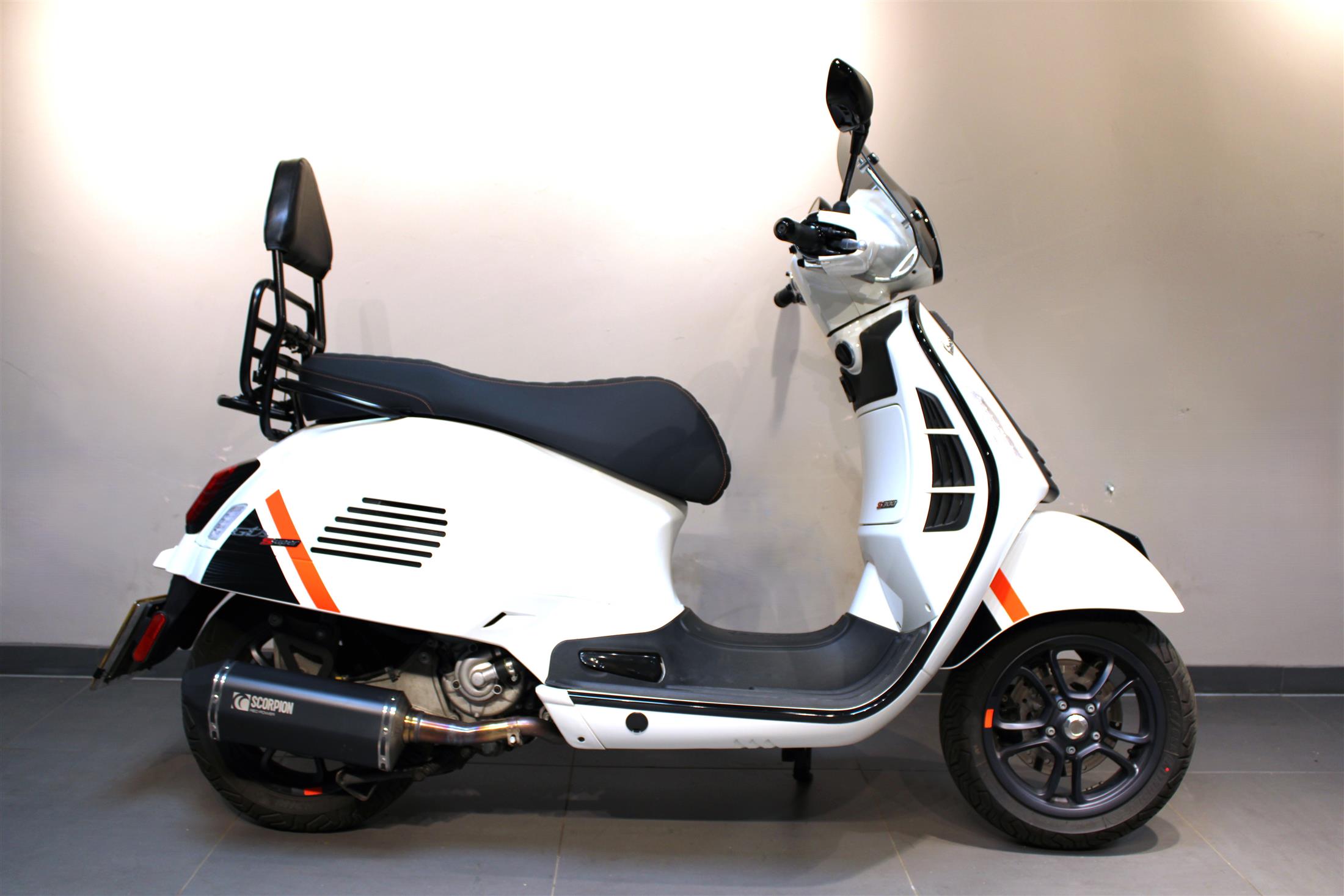 PIAGGIO VESPA GTS300 SUPERSPORT