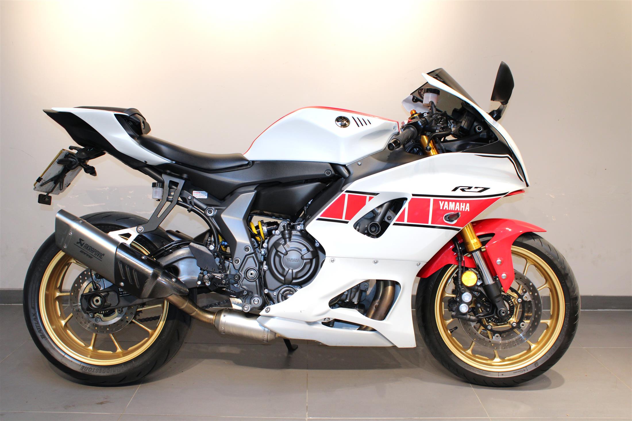 YAMAHA R7 60TH ANNIVERSARY EDITION
