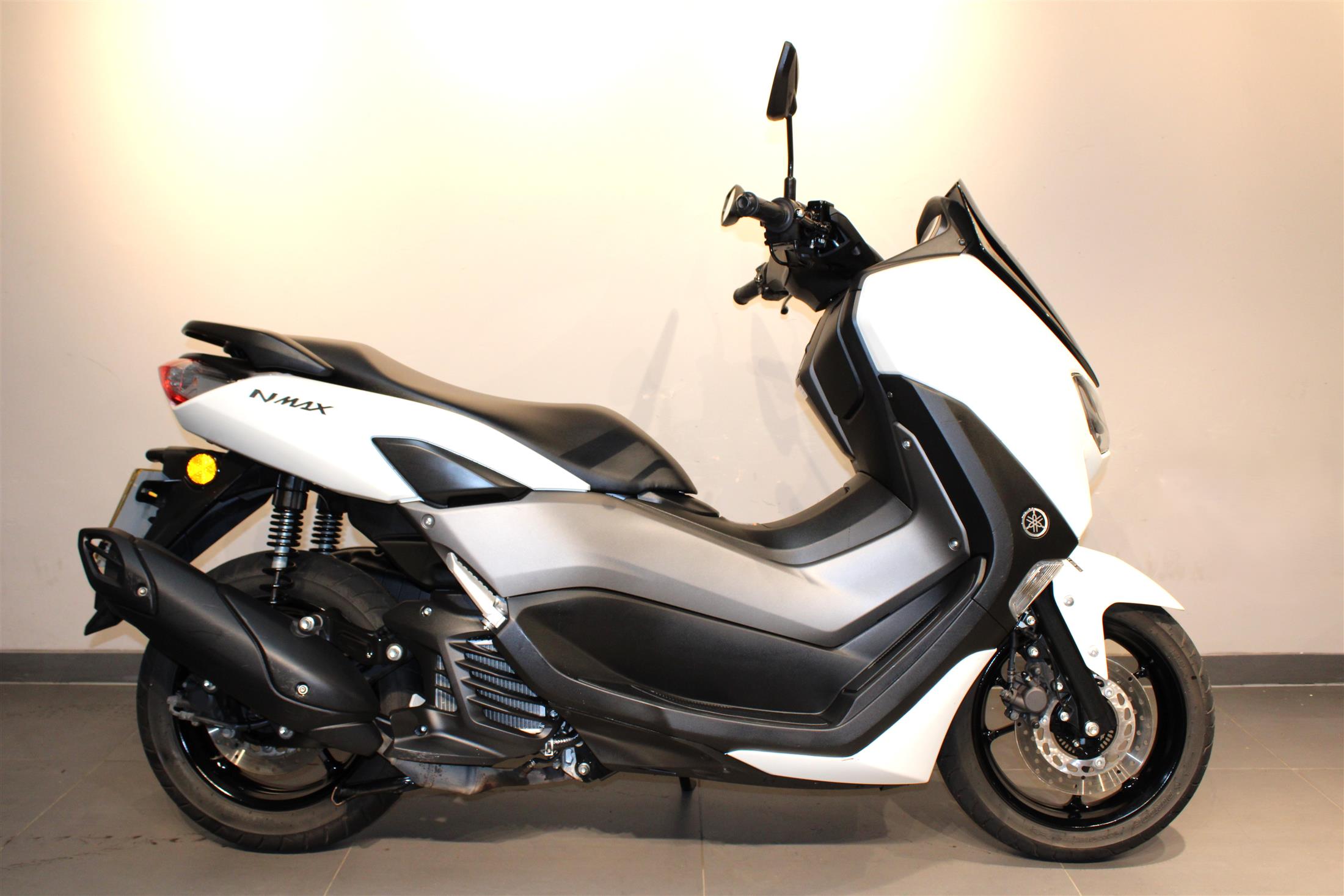 YAMAHA N-MAX 125