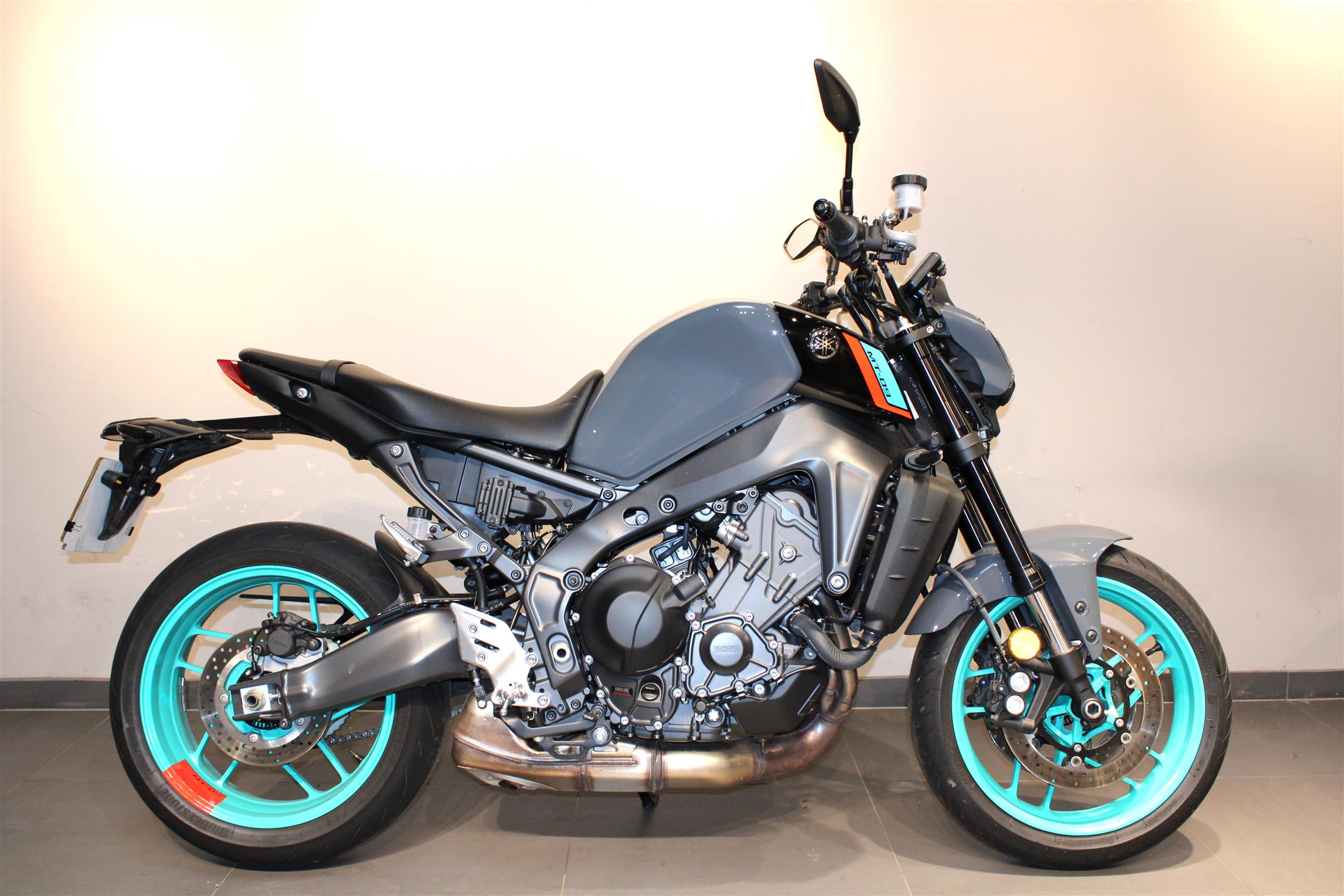 YAMAHA MT-09