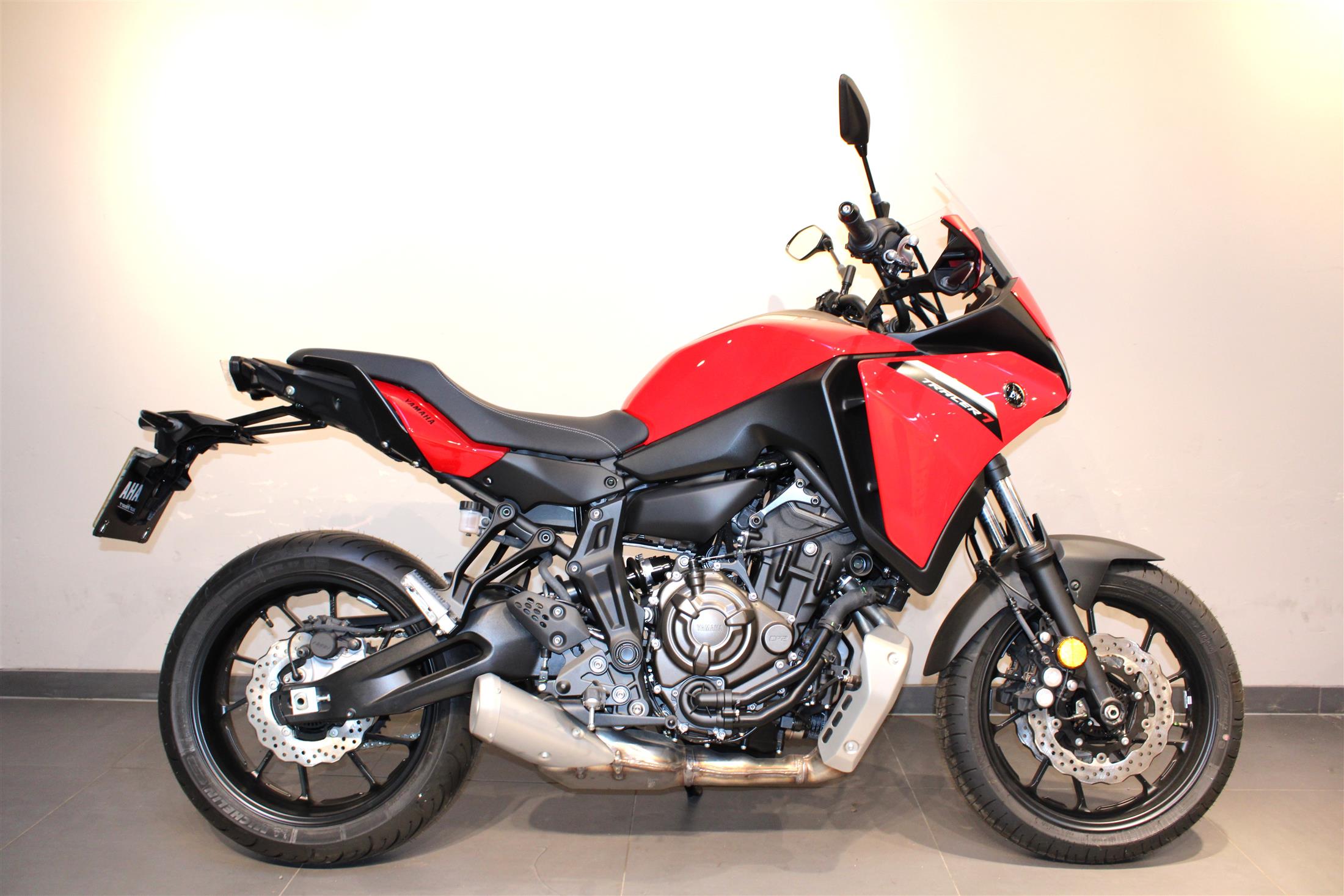 YAMAHA TRACER 7