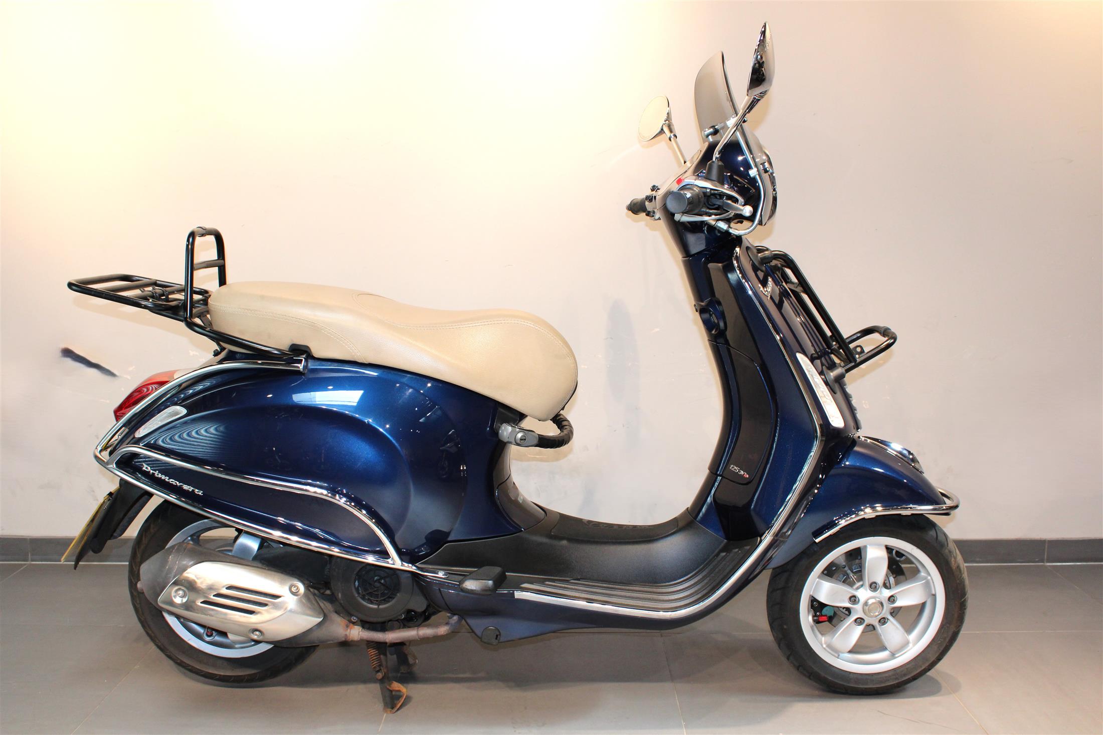 VESPA PRIMAVERA 125