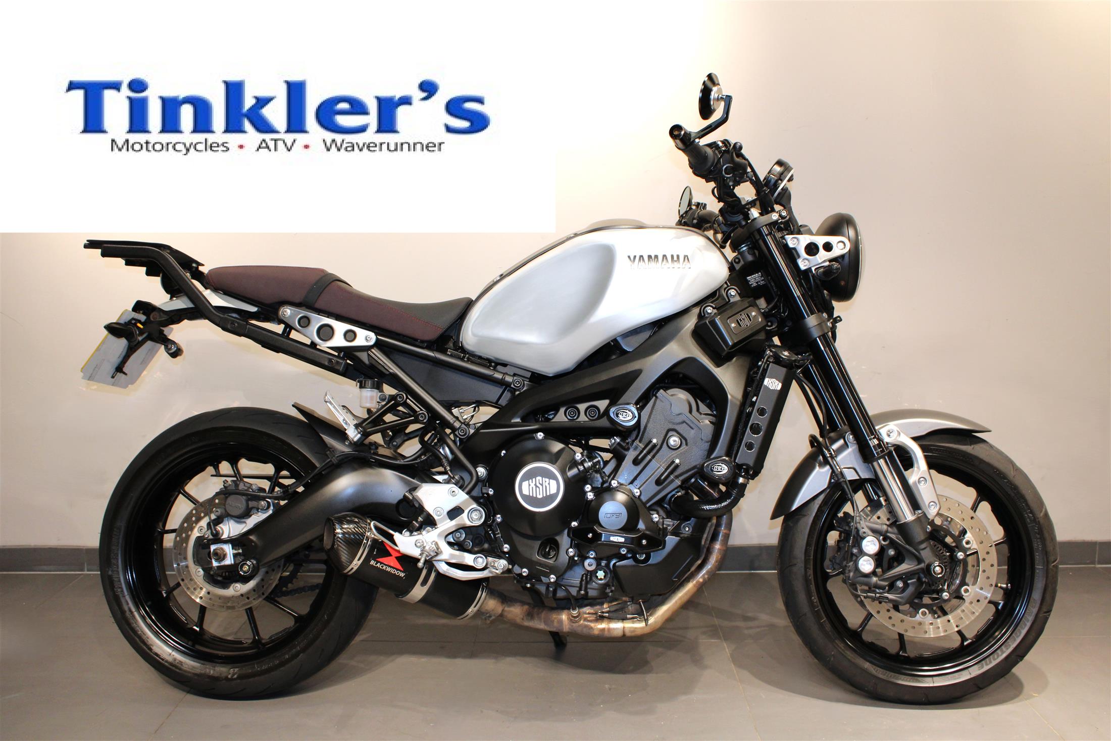 YAMAHA XSR900