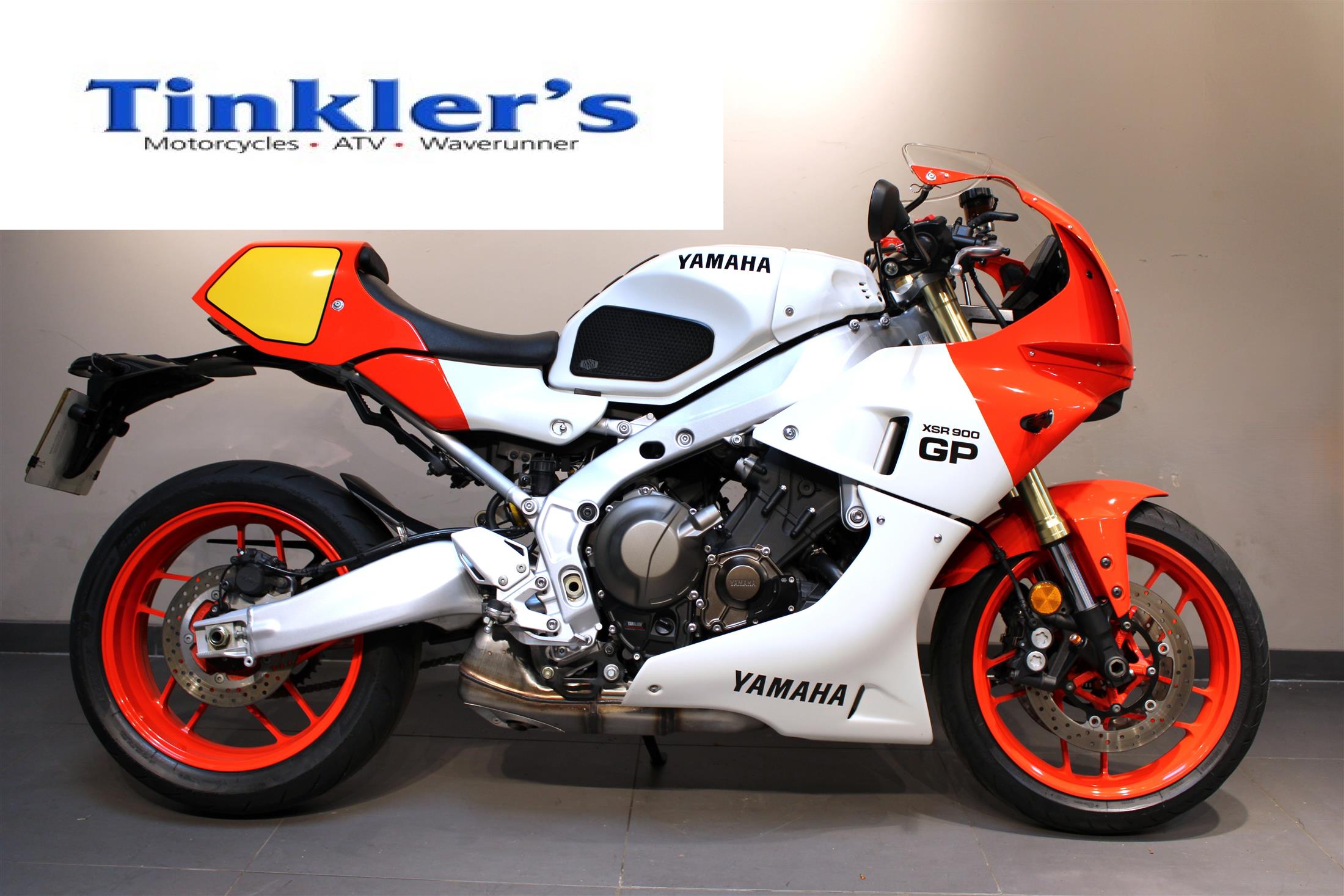 YAMAHA XSR900 GP