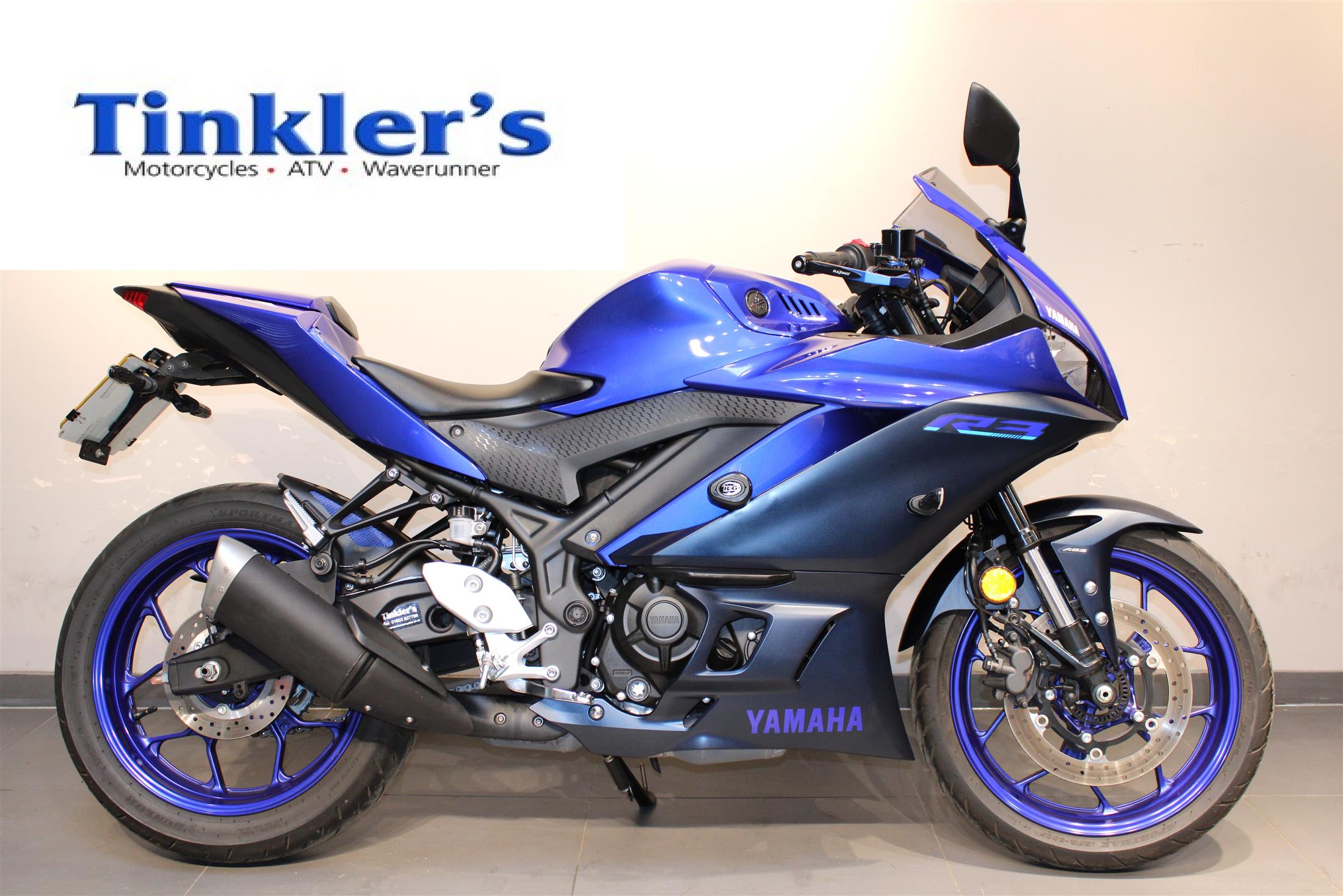 YAMAHA R3