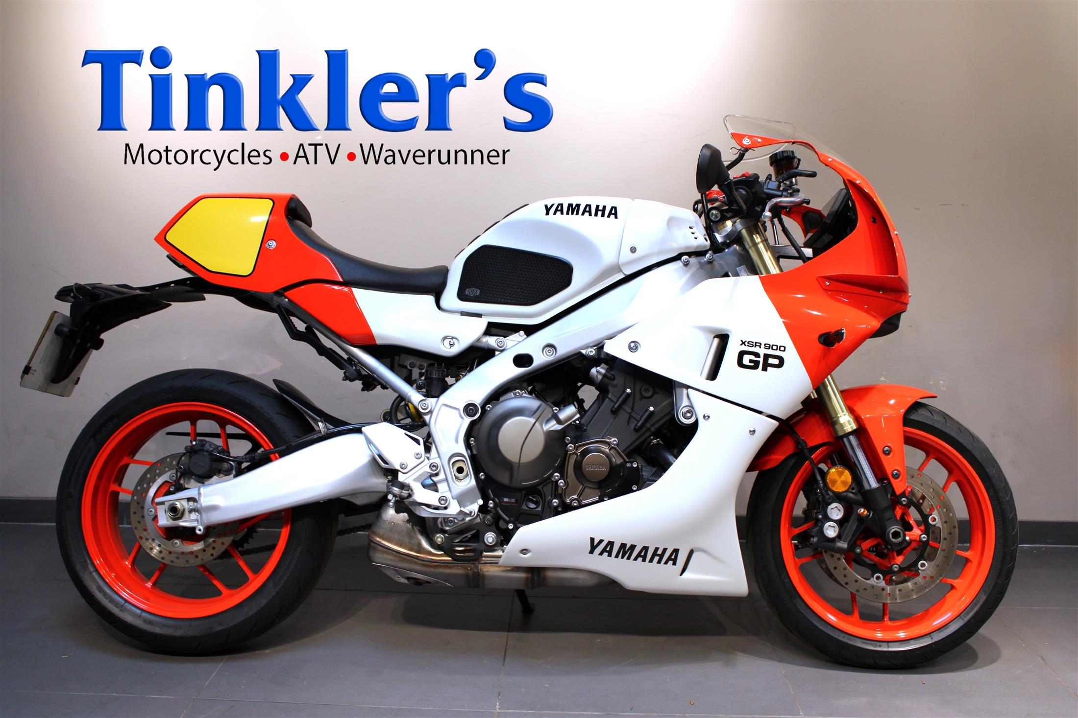YAMAHA XSR900 GP