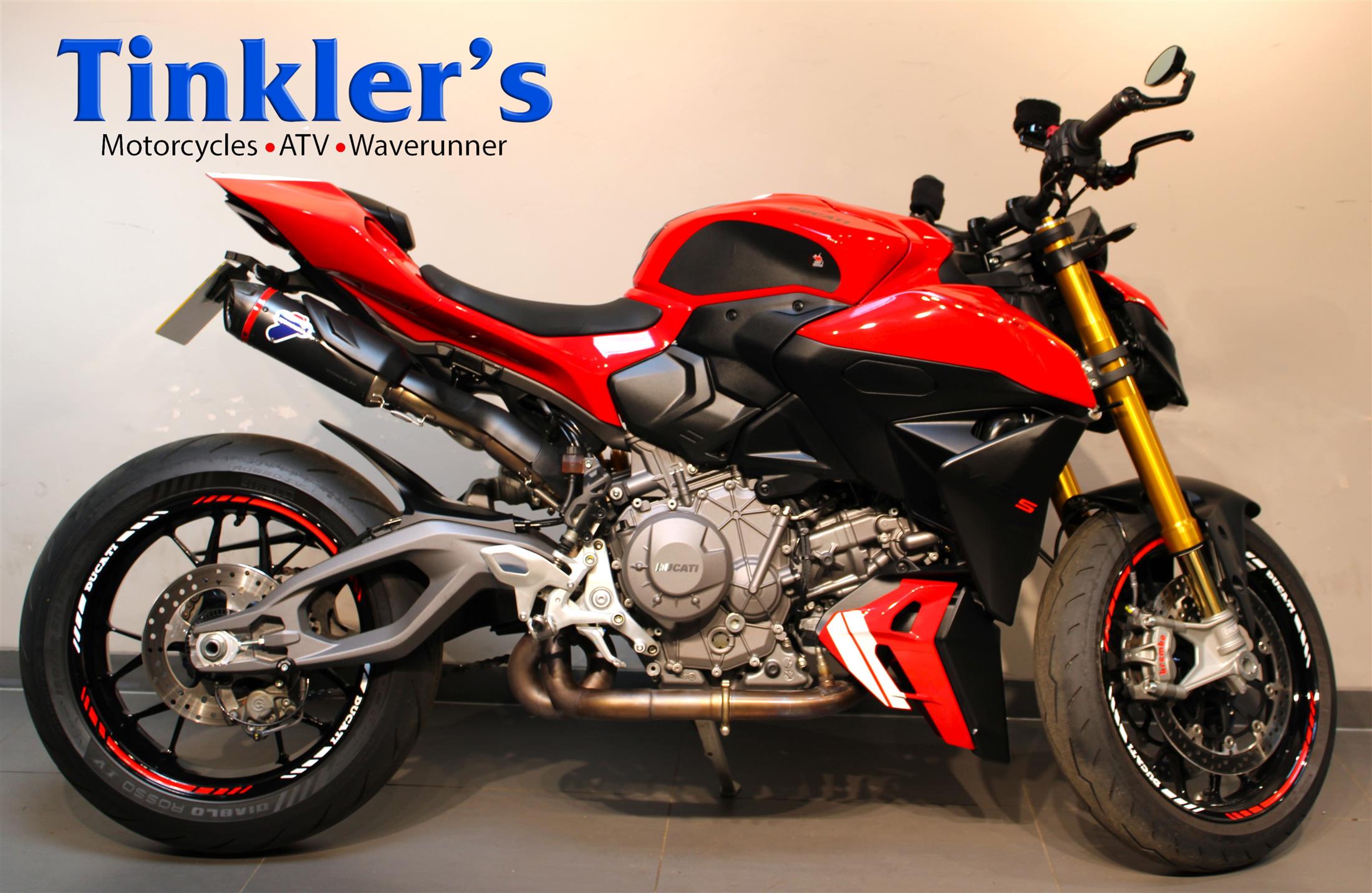 DUCATI STREETFIGHTER V2S