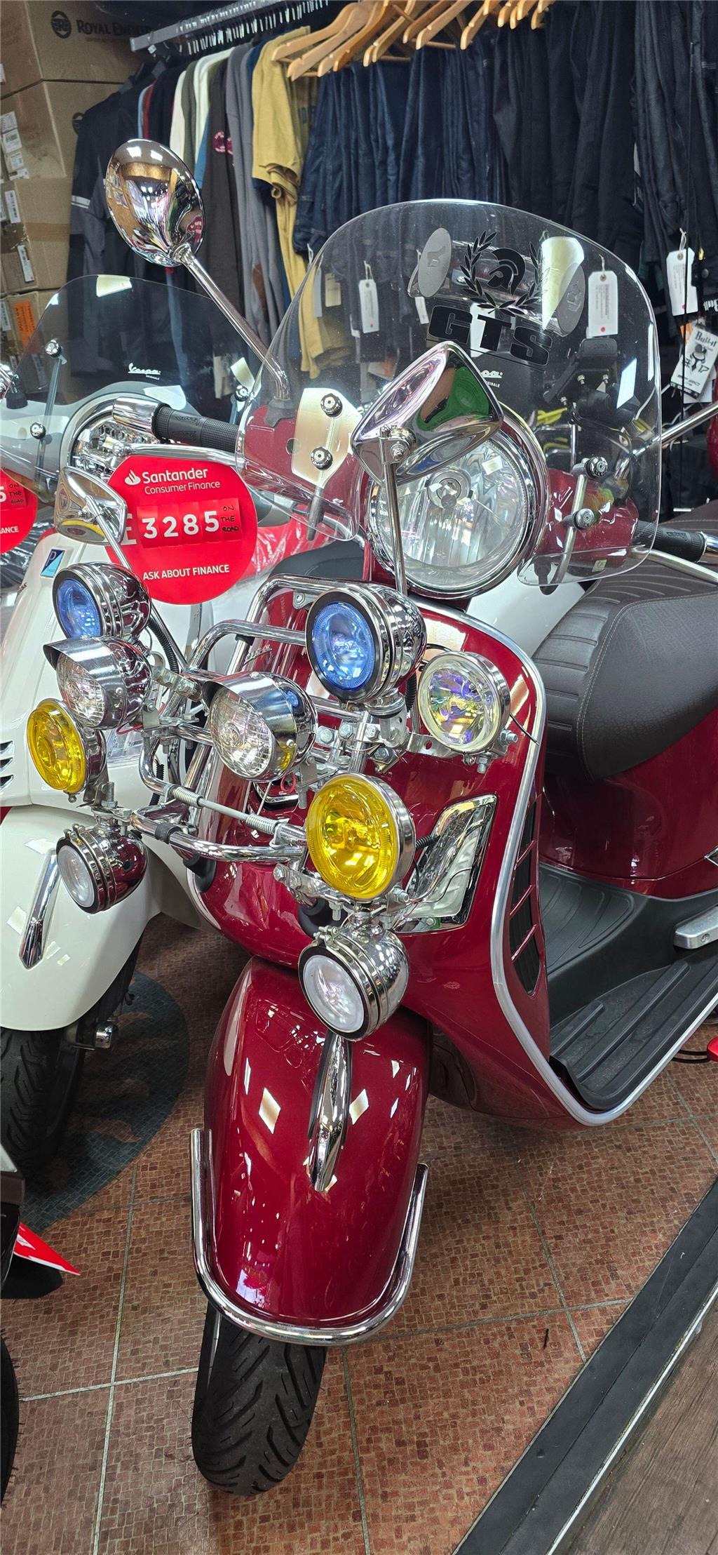 2018 Piaggio Vespa GTS 300