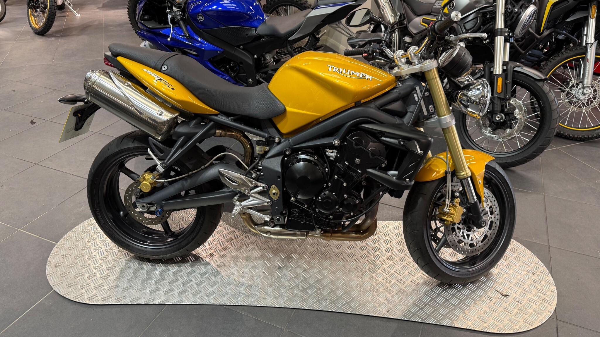 2010 Triumph Street Triple 675 2010 Triumph Street Triple 675