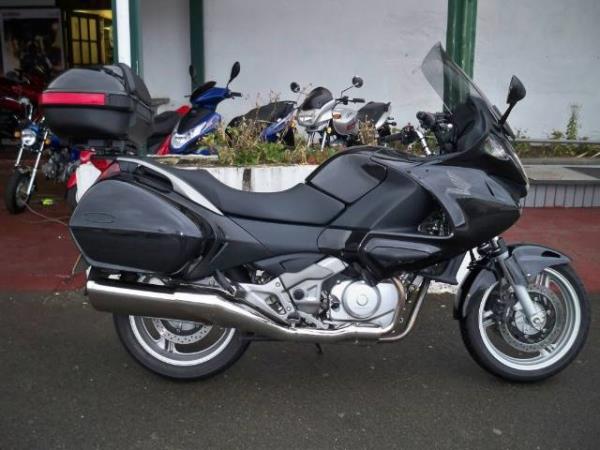 2009 59 reg HONDA DEAUVILLE 700