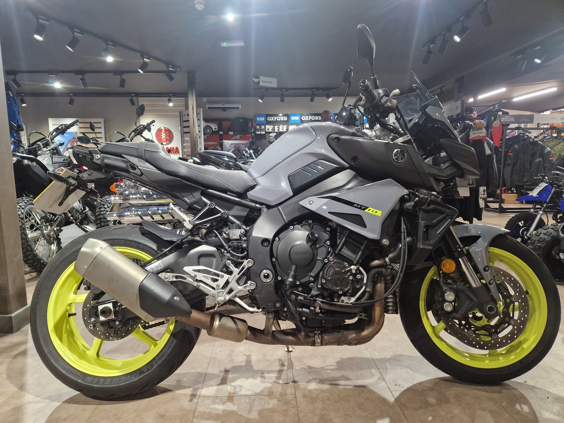 2017 YAMAHA MT-10