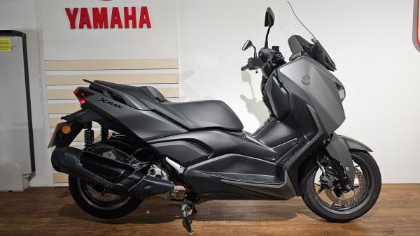 2025 YAMAHA XMAX 300
