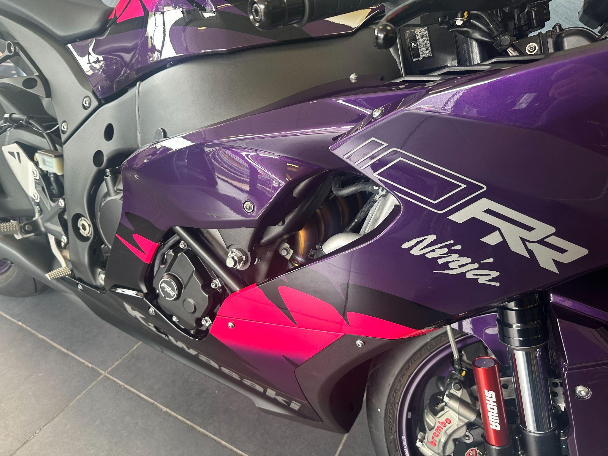 Aki＊•°・ New Kawasaki Ninja ZX-10RR - Greenham Kawasaki - Newbury, Berkshire