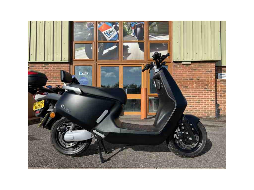 2025 Yadea G5 Black