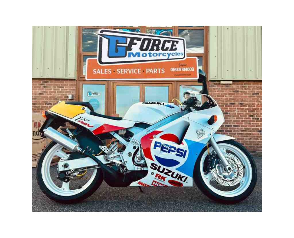 1989 Suzuki RGV 250 L White/blue