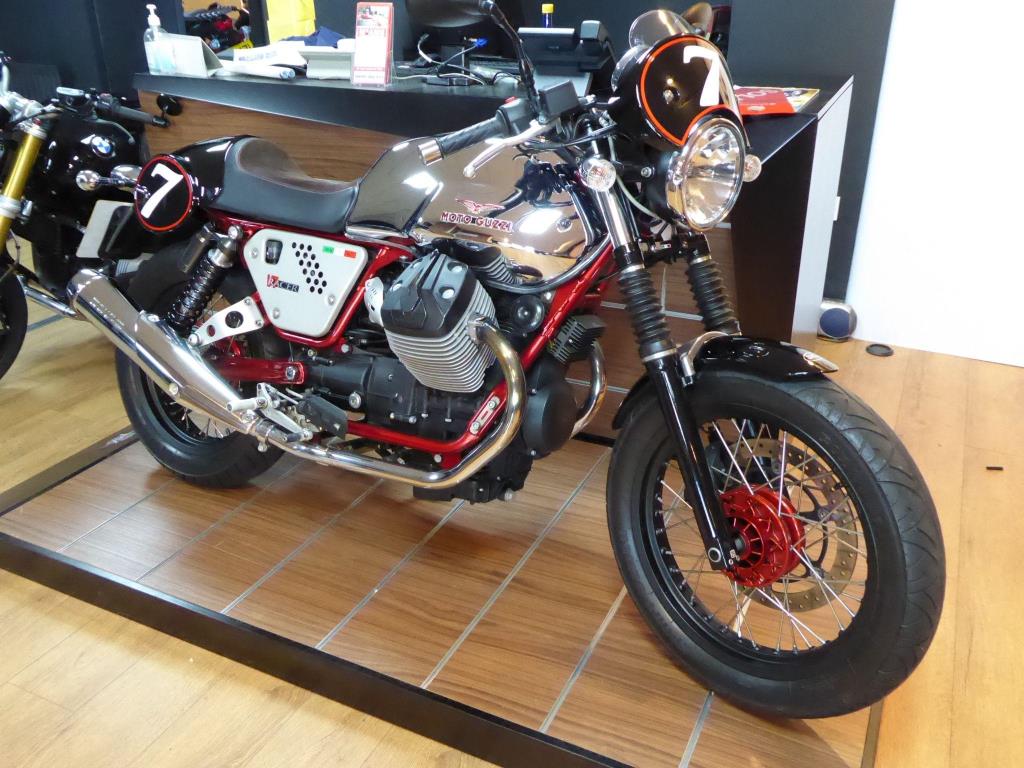 Moto guzzi deals v7 racer