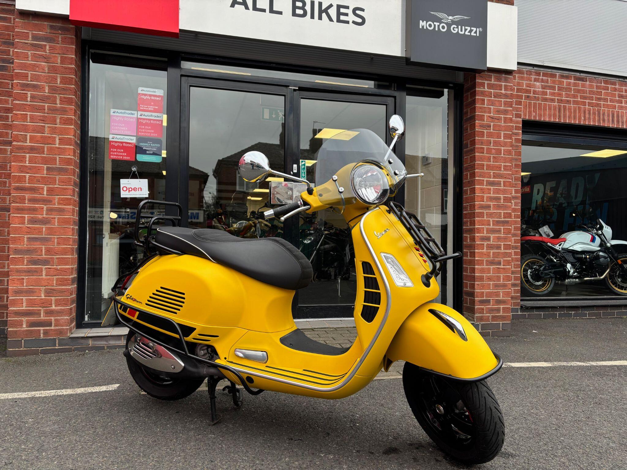 2017 Piaggio Vespa GTS 300