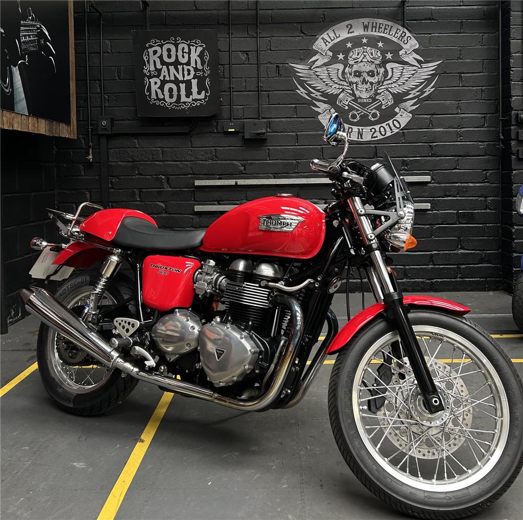 Triumph Thruxton 900 