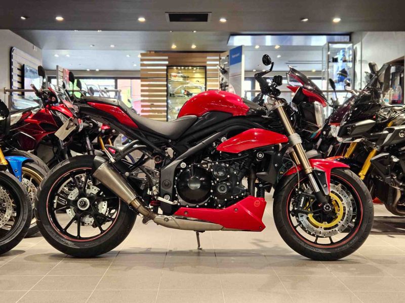 2015 Triumph Speed Triple 1050 ABS Red