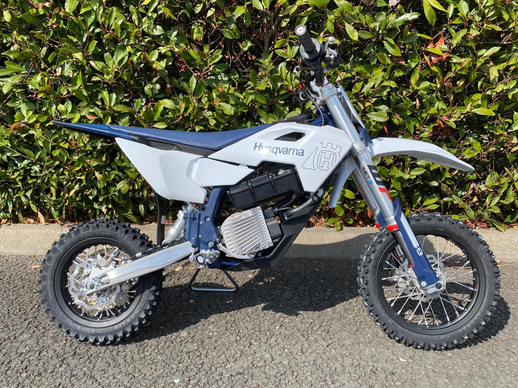 New Husqvarna EE 5