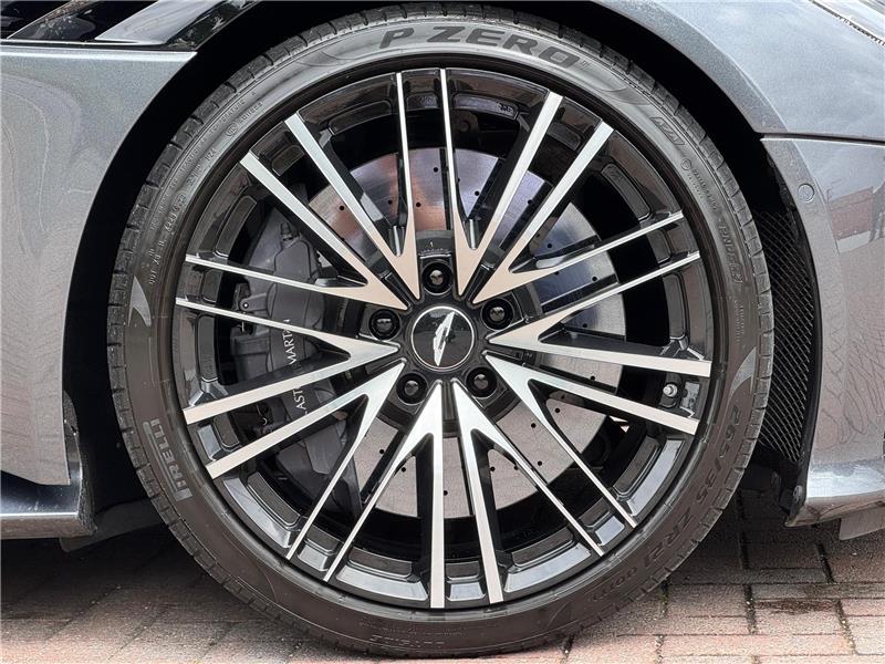 2020 Aston Martin DBS Superleggera Volante