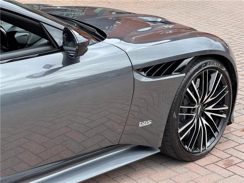 2020 Aston Martin DBS Superleggera Volante