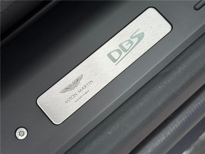 2020 Aston Martin DBS Superleggera Volante