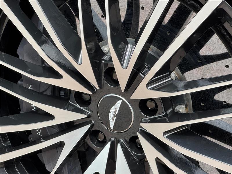 2020 Aston Martin DBS Superleggera Volante