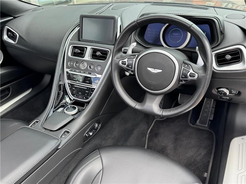 2018 Aston Martin DB11 V8 VOLANTE
