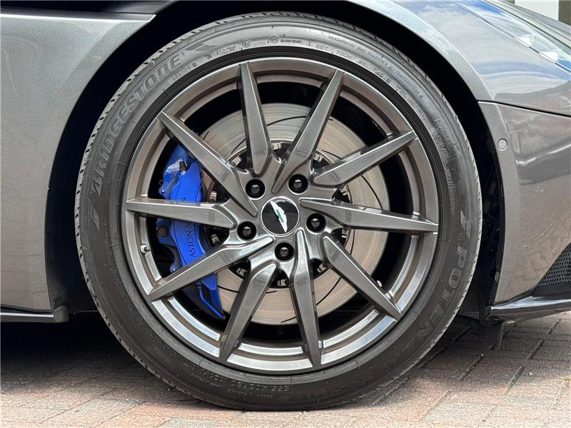 2018 Aston Martin DB11 V8 VOLANTE