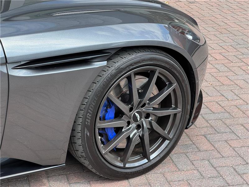 2018 Aston Martin DB11 V8 VOLANTE