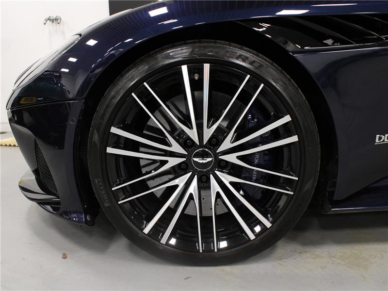 2022 Aston Martin DBS Superleggera Volante