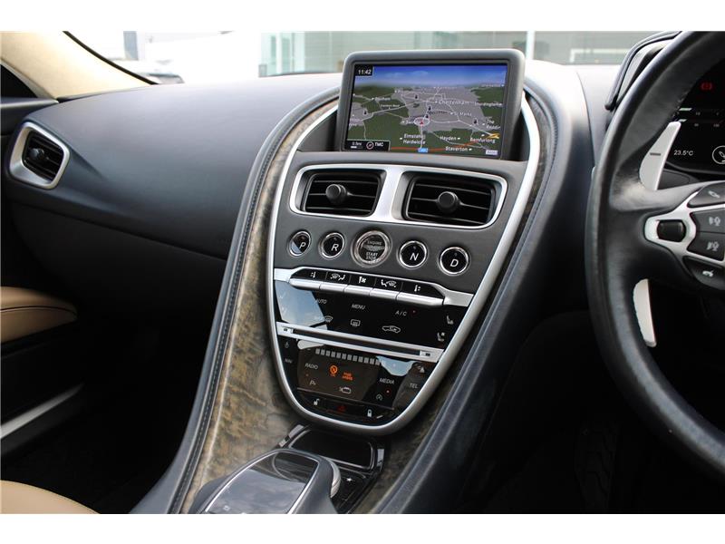 2022 Aston Martin DBS Superleggera Volante