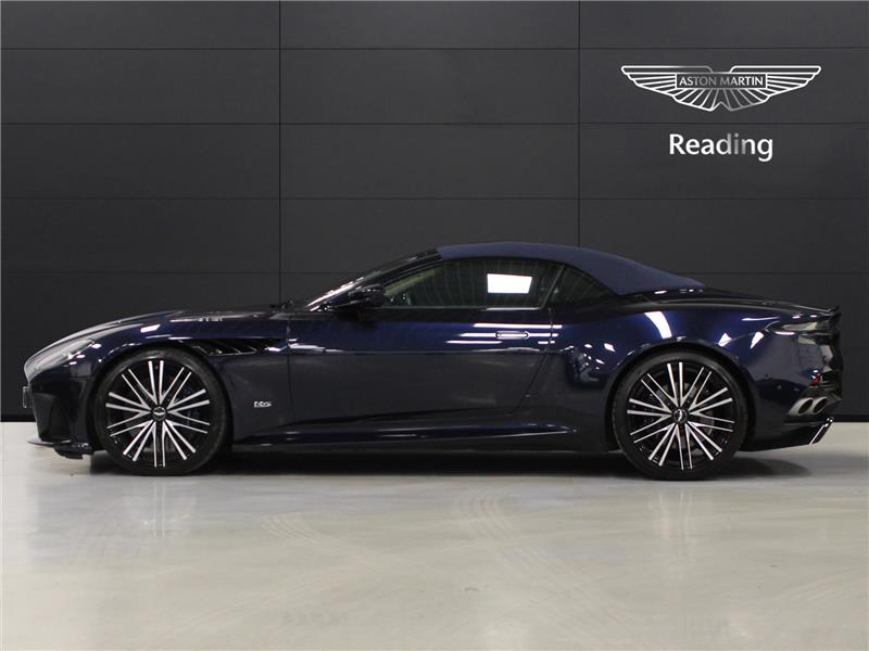 2022 Aston Martin DBS Superleggera Volante