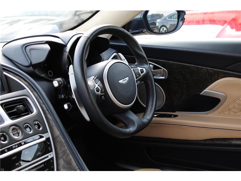 2022 Aston Martin DBS Superleggera Volante