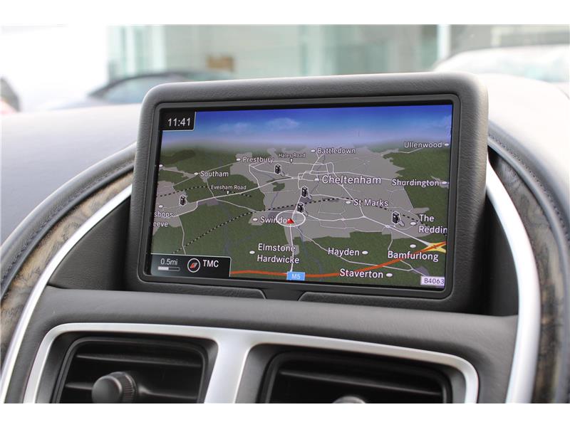 2022 Aston Martin DBS Superleggera Volante