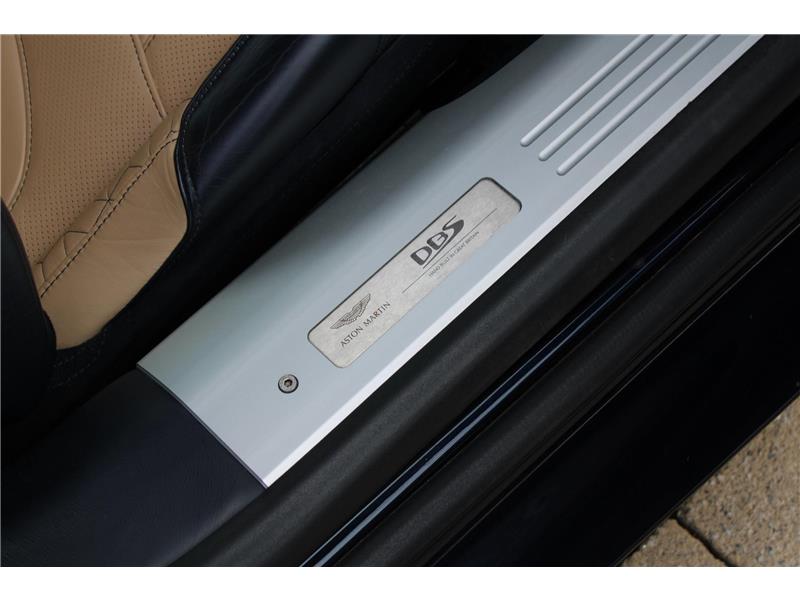 2022 Aston Martin DBS Superleggera Volante