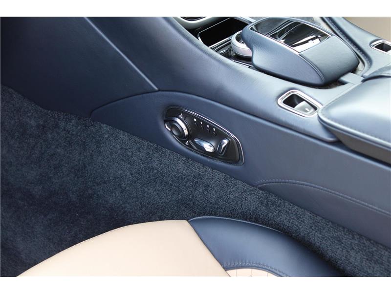 2022 Aston Martin DBS Superleggera Volante