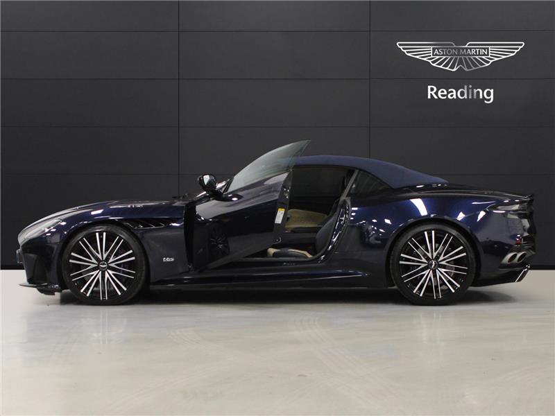 2022 Aston Martin DBS Superleggera Volante