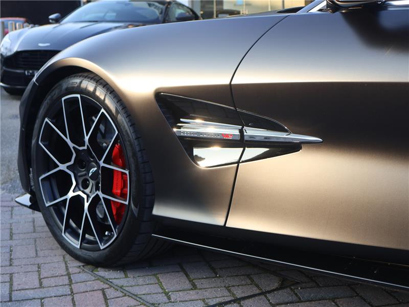 2025 Aston Martin Vanquish  