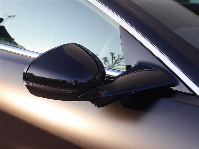 2025 Aston Martin Vanquish  