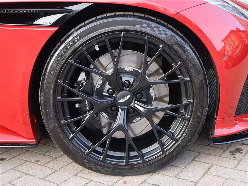 2025 Aston Martin DB12  