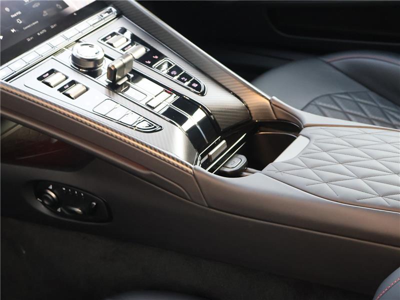 2025 Aston Martin DB12  