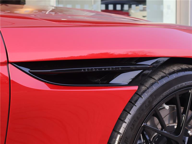 2025 Aston Martin DB12  