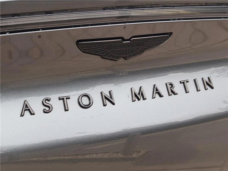 2022 Aston Martin DBX 4.0 V8