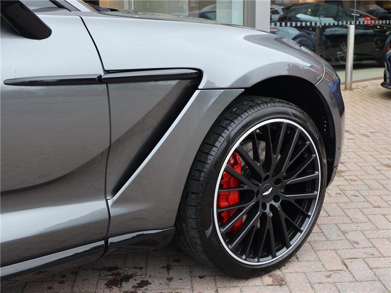 2022 Aston Martin DBX 4.0 V8