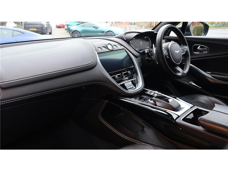 2022 Aston Martin DBX 4.0 V8