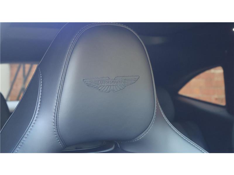 2025 Aston Martin DBX  