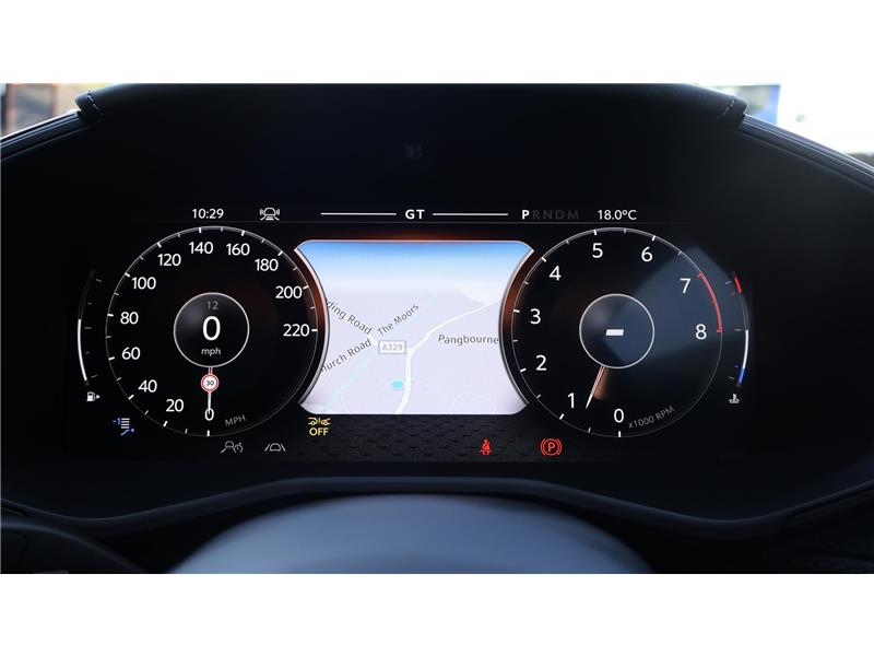 2025 Aston Martin DBX  