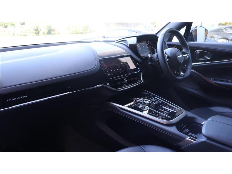 2025 Aston Martin DBX  